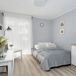 https://jasny-elegancki-apartament-typu-studio-z-tarasem-by-renters.poznan-hotels.com